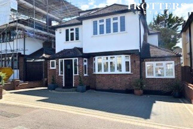 4 bed detached house