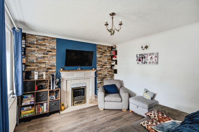 2 bedroom semi-detached house for sale