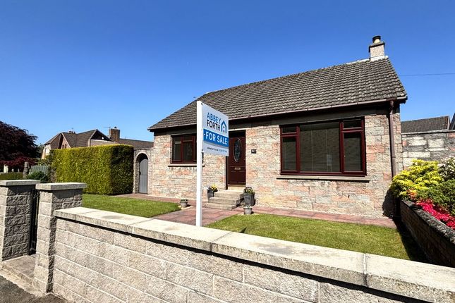 8c Cairneyhill Road, Crossford... 2 bed bungalow for sale