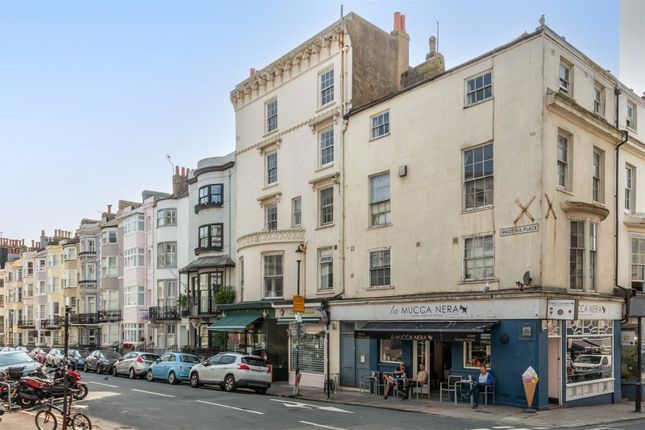 Madeira Place, Brighton BN2 1 bed apartment for sale