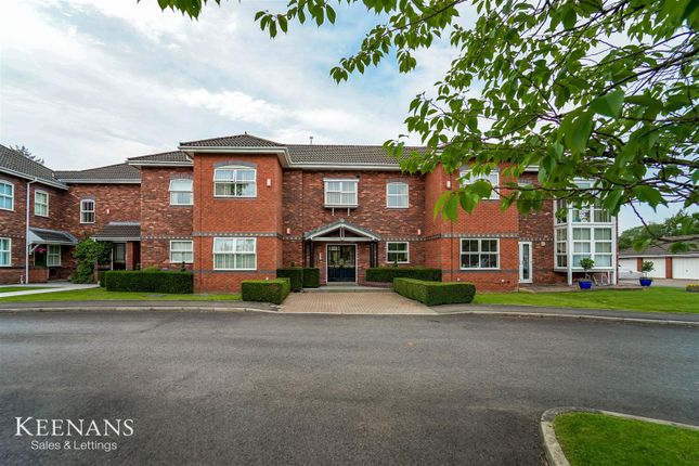 3 bedroom flat for sale