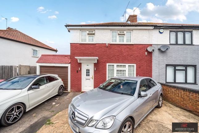 Beresford Avenue, Slough, SL2 3 bed semi