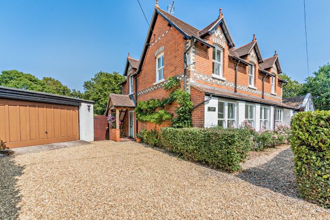 Tutts Clump, Berkshire 4 bed detached house for sale
