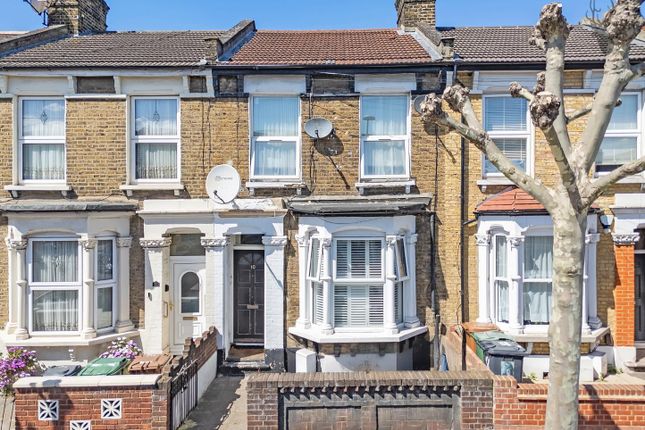 Alexandra Road, Leytyon 2 bed flat for sale