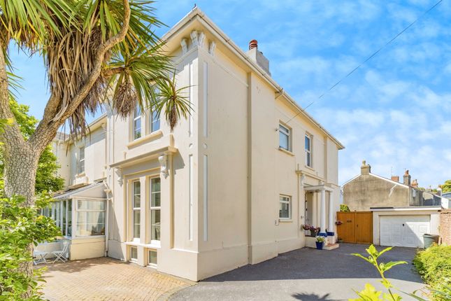 6 bedroom semi-detached house for sale