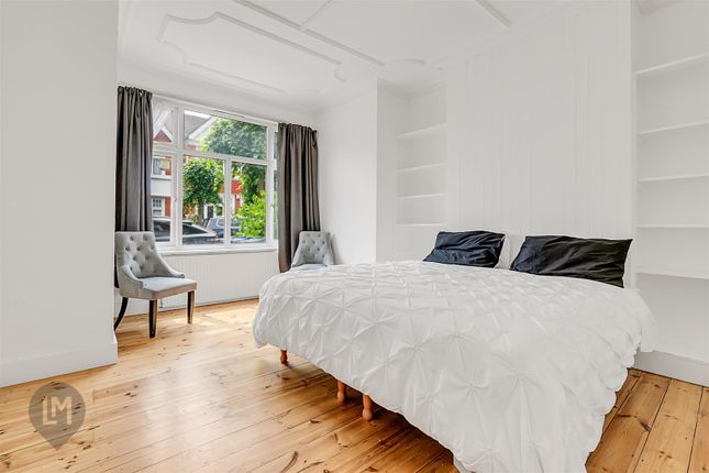 Crescent Gardens, London 2 bed flat for sale