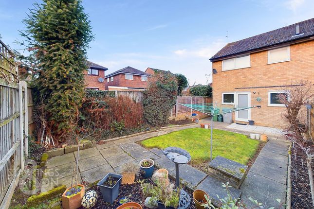 Berryfields, Brundall, Norwich 3 bed end of terrace house for sale
