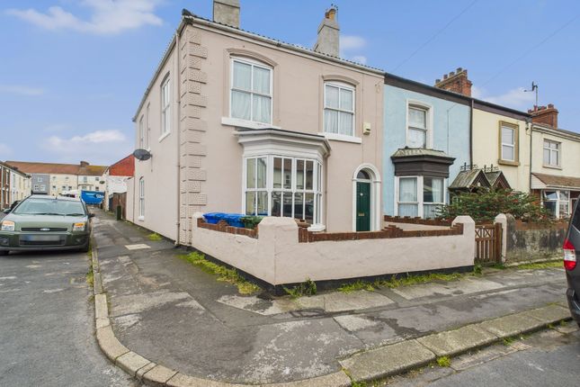 4 bedroom end of terrace house for sale