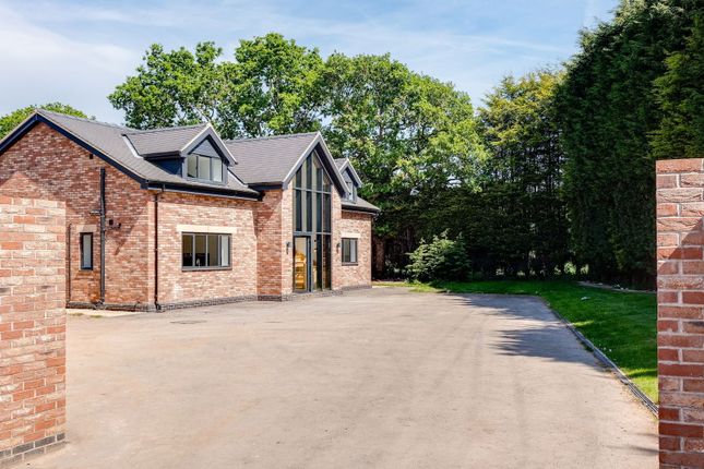 4 bed detached house