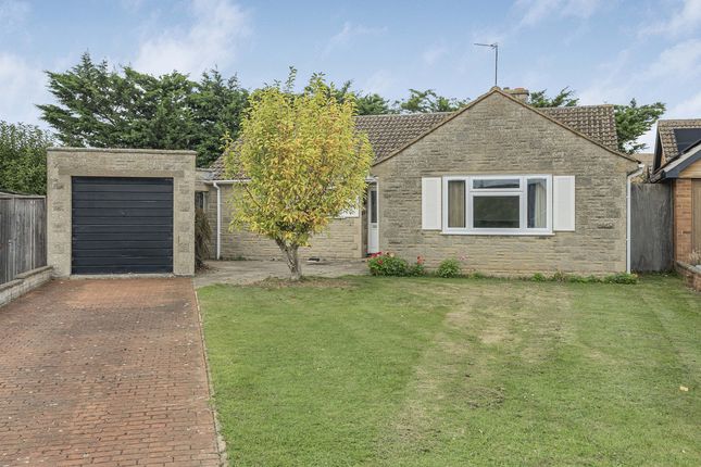 St Peters Crescent, Bicester, OX26 3 bed detached bungalow for sale