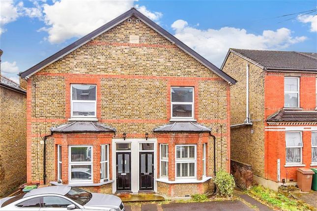 Burgess Road, Sutton, Surrey 2 bed maisonette for sale