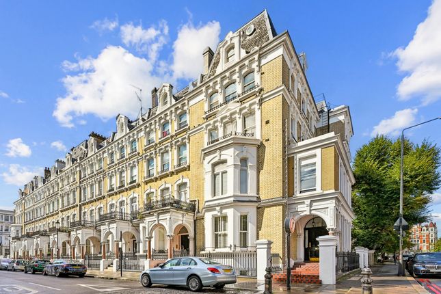 Redcliffe Square, London, SW10 2 bed apartment for sale