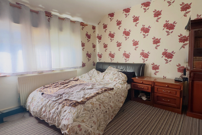 3 bed semi-detached house