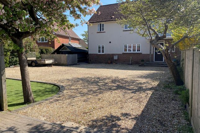 Routs Way, Rownhams, Southampton... 4 bed semi