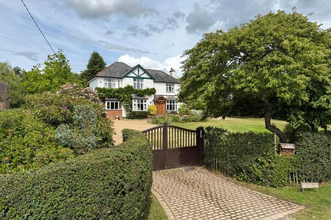 Northchurch Common, Berkhamsted... 3 bed detached house for sale