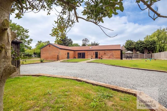 Back Lane, Great Yarmouth NR29 4 bed barn conversion for sale