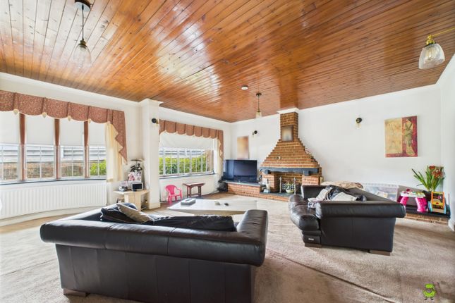 31 Penn Lane, Bexley 5 bed detached bungalow for sale