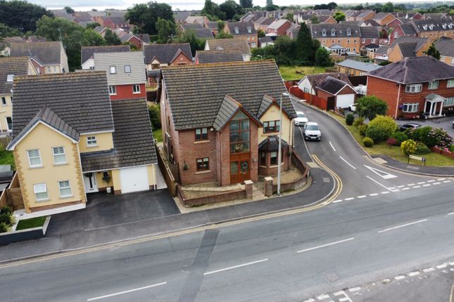 Cwrt Gwscwm, Burry Port... 6 bed detached house for sale