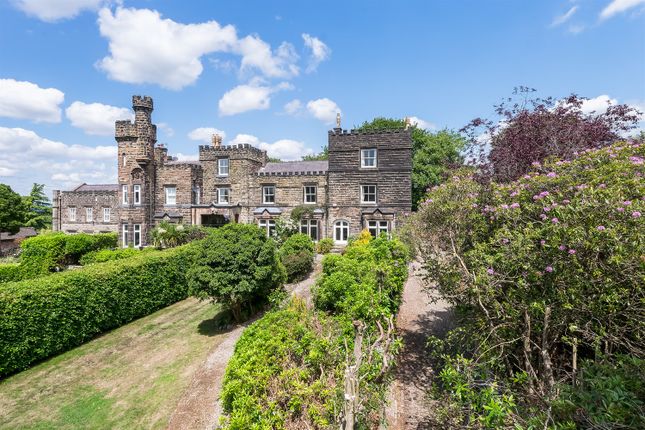 5 bedroom semi-detached house for sale