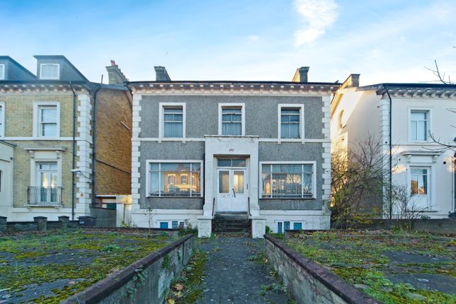 6 bedroom detached house for sale