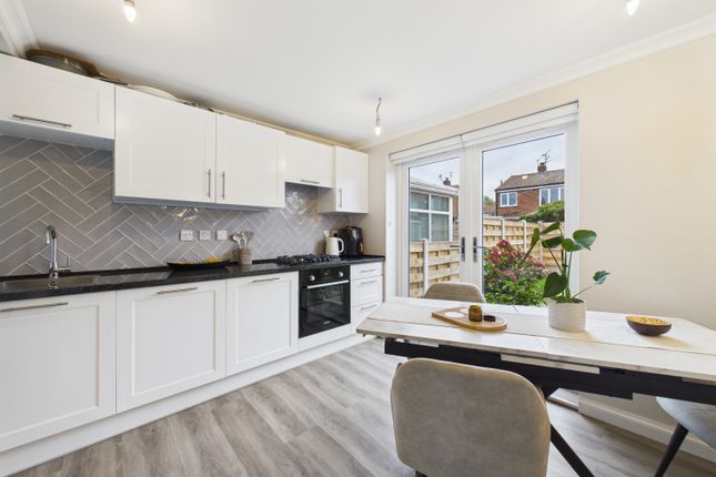 2 bedroom semi-detached house for sale