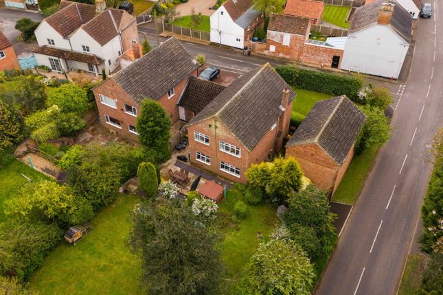 Low Street, Newark NG22 4 bed detached house for sale