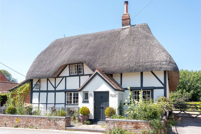 The Street, Devizes SN10 3 bed detached house for sale