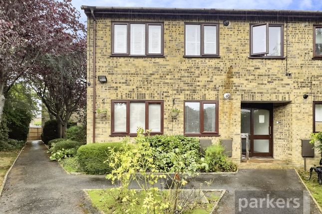 Dovetrees, Carterton, Oxfordshire, OX18 1 bed apartment for sale