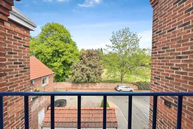West Street, Doncaster DN8 2 bed flat for sale