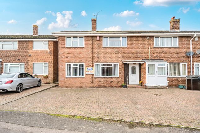 Oriole Way, Larkfield, Aylesford 4 bed semi