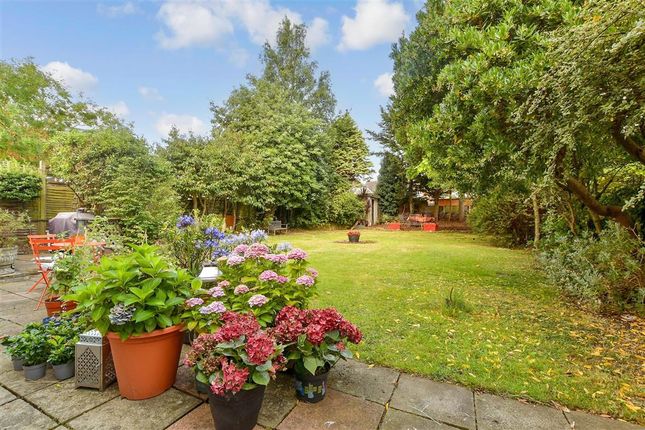 Elgin Road, Sutton, Surrey 6 bed detached house for sale
