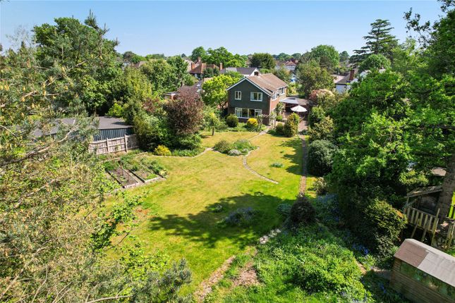 4 bed detached house