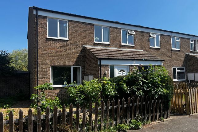 Queens Court Ride, Cobham KT11 2 bed end of terrace house for sale