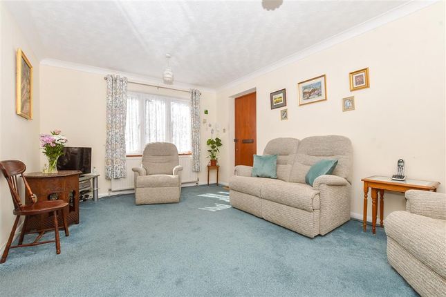 2 bedroom ground floor flat for sale