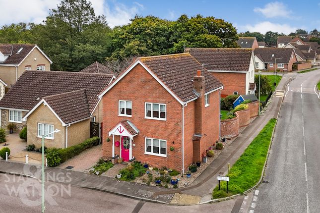 The Leas, Lowestoft 4 bed detached house for sale