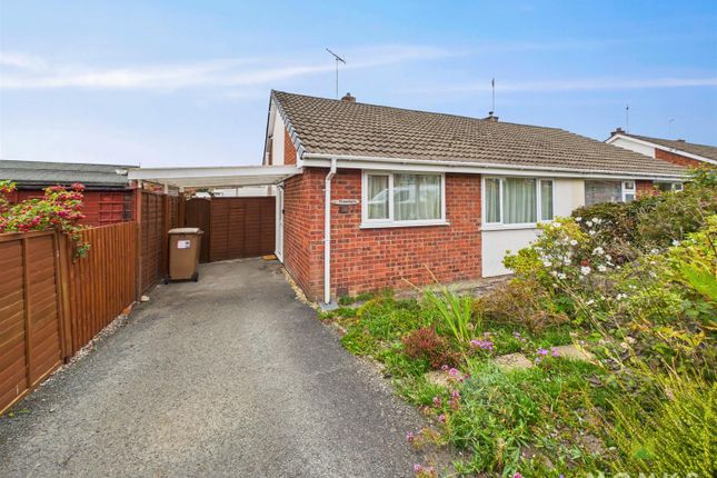 2 bedroom semi-detached bungalow for sale