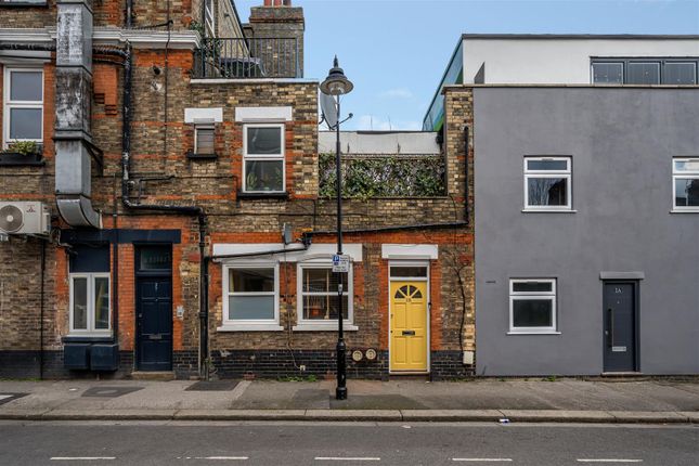 Rathcoole Avenue, London N8 1 bed flat for sale