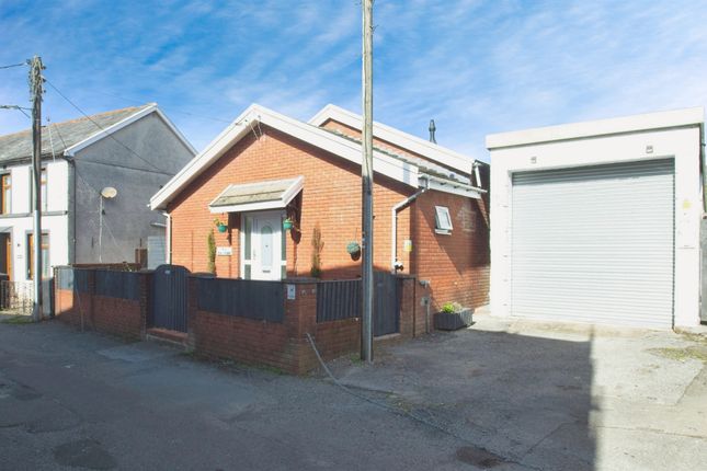 4 bedroom detached bungalow for sale