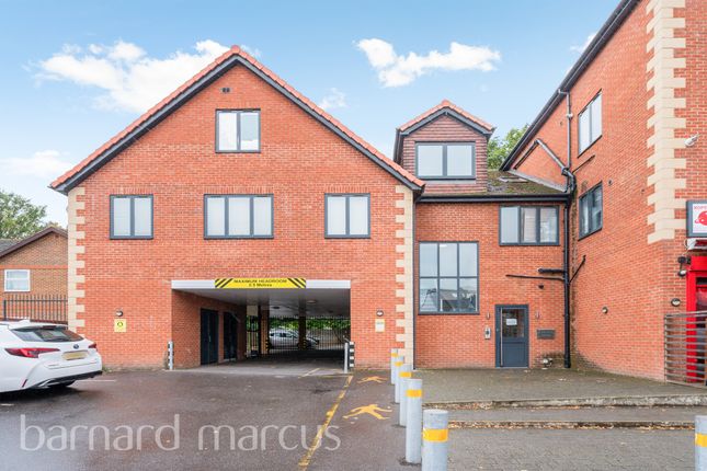 3 bedroom flat for sale