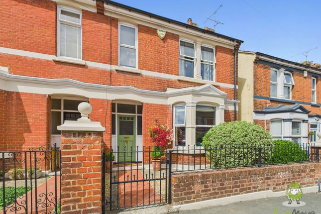 Cleave Road, Gillingham, Kent, ME7 4 bed semi