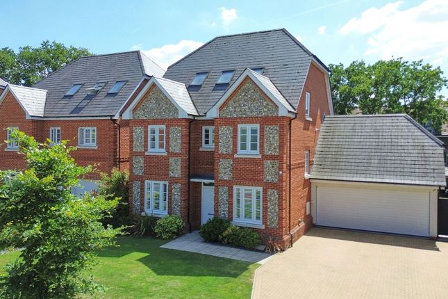 Ewshot Gardens, Ewshot GU10 5 bed detached house for sale