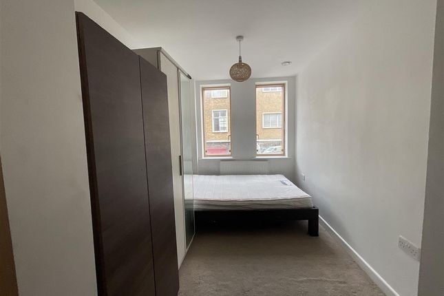 High Road, Ilford, Essex 2 bed apartment for sale