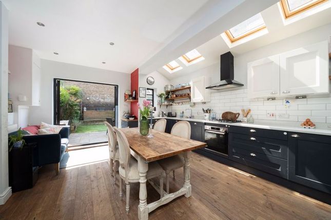 5 bedroom terraced house for sale