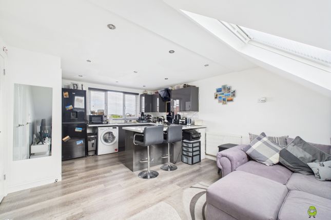 Burns Close, Erith, Kent, DA8 4 bed end of terrace house for sale