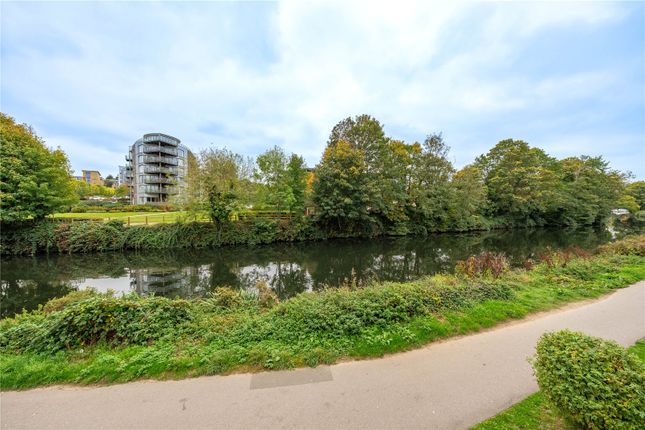 Clifford Way, Maidstone, ME16 2 bed flat for sale