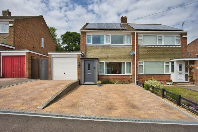 Willow Waye, Eythorne, Dover, Kent, CT15 3 bed semi