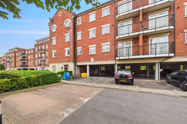 Brookbank Close, Cheltenham... 2 bed apartment for sale