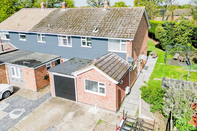Woodfield End, Colchester, CO2 3 bed semi