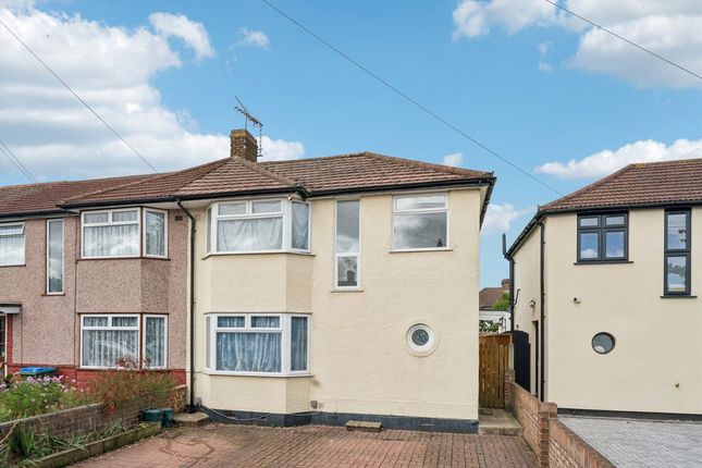 Hall Farm Drive, Twickenham TW2 3 bed end of terrace house for sale