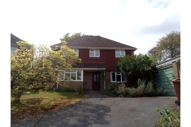 4 bed detached house